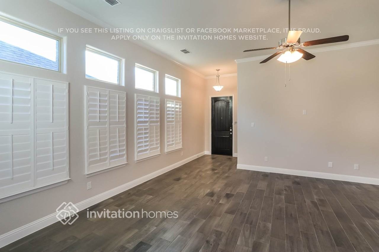 708 Boardwalk Way - Photo 3 of 16