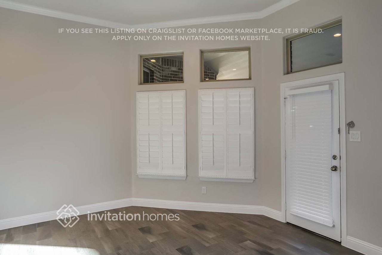 708 Boardwalk Way - Photo 7 of 16