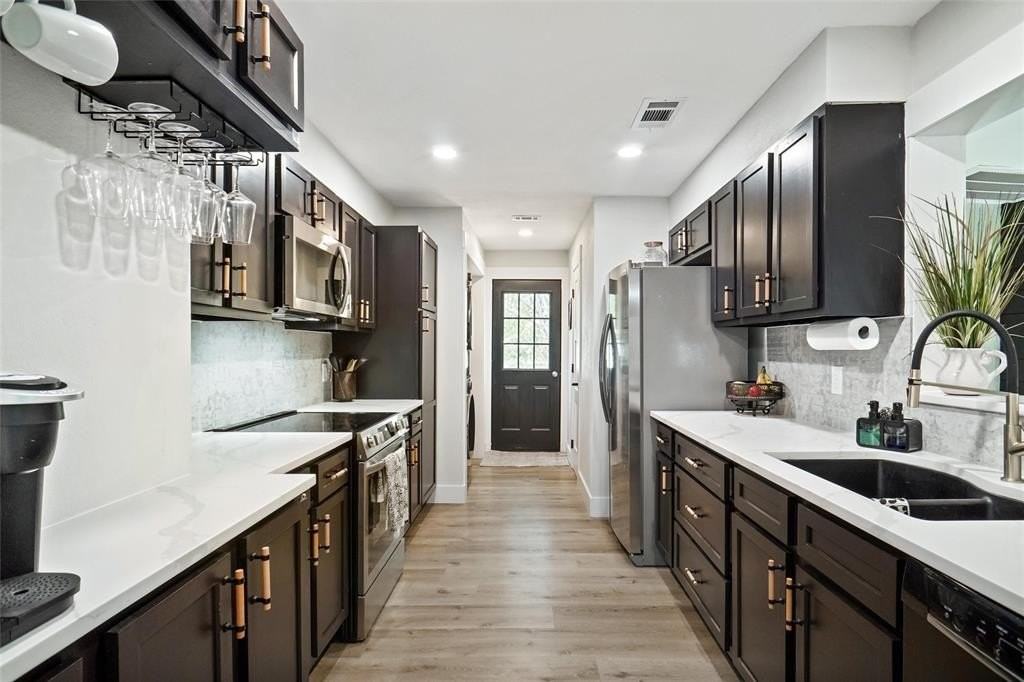 232 Hiland Ln - Photo 7 of 40