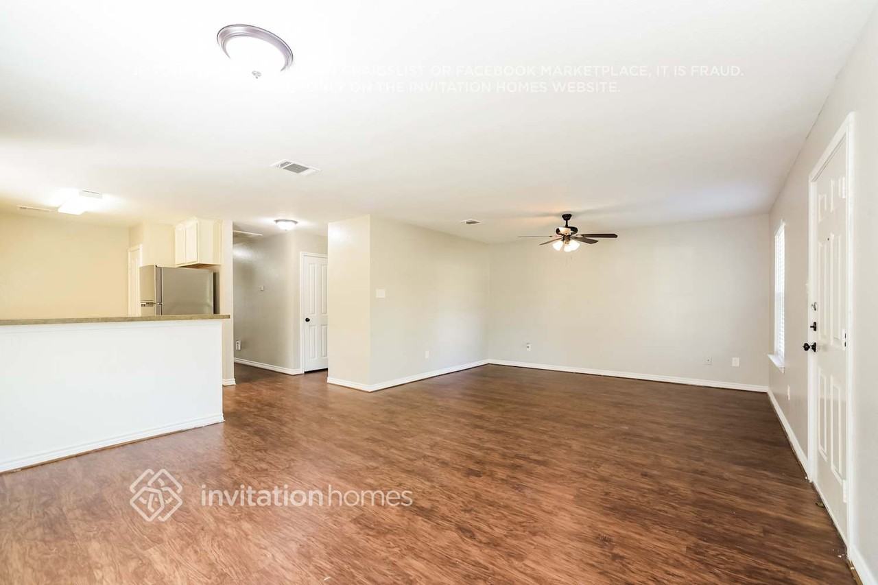 107 Cook St - Photo 2 of 14