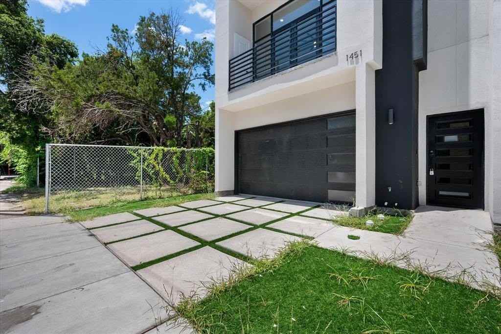 1475 Mckee St #1451 - Photo 4 of 40