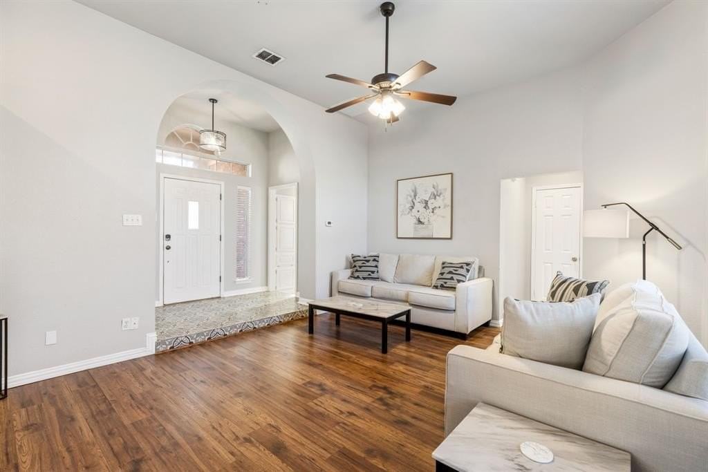 4709 Justin Dr - Photo 5 of 30