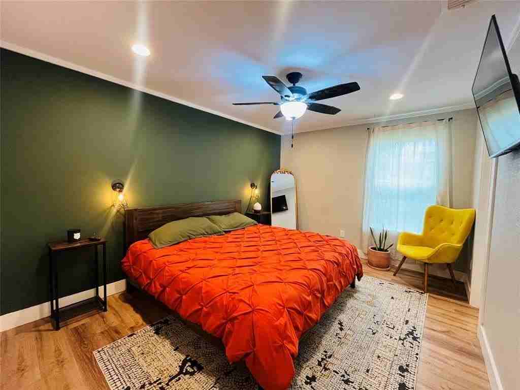 2840 Oakdale St - Photo 7 of 16