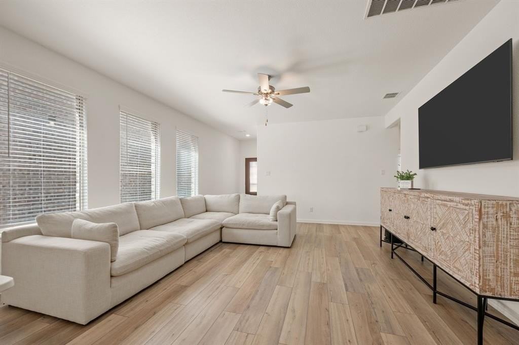 1216 Western Yarrow Ave - Photo 4 of 31