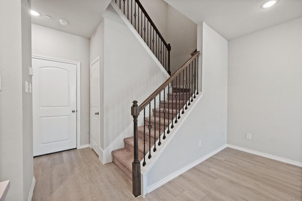 3500 Brentwood Dr - Photo 3 of 36