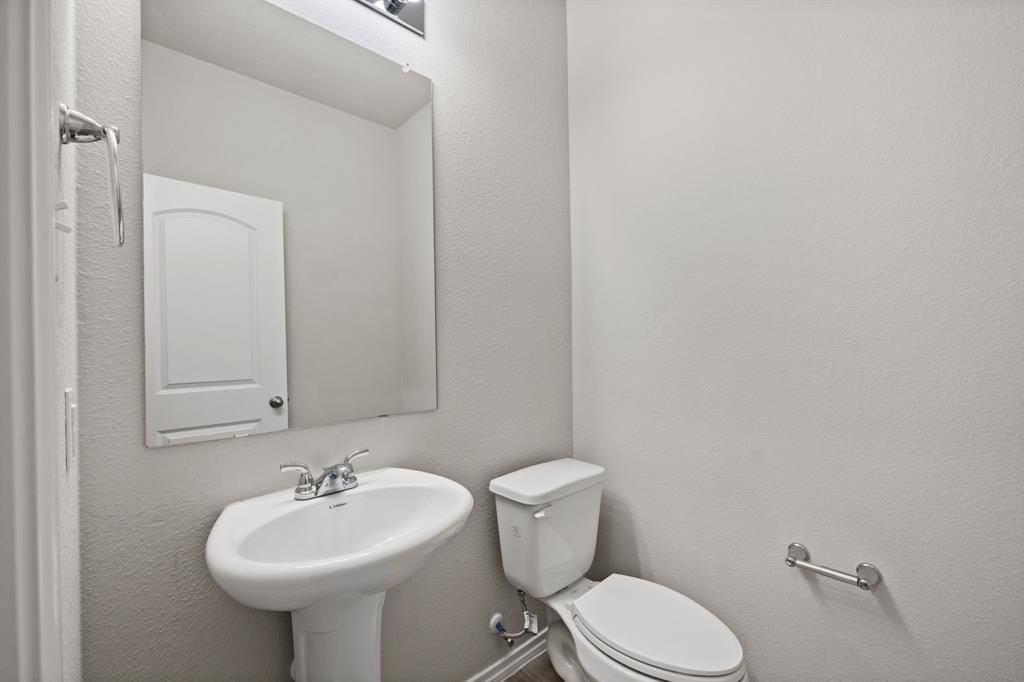 3500 Brentwood Dr - Photo 4 of 36