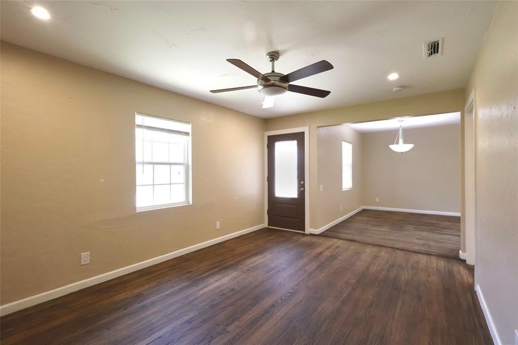 1004 W Cayuga Dr - Photo 4 of 31