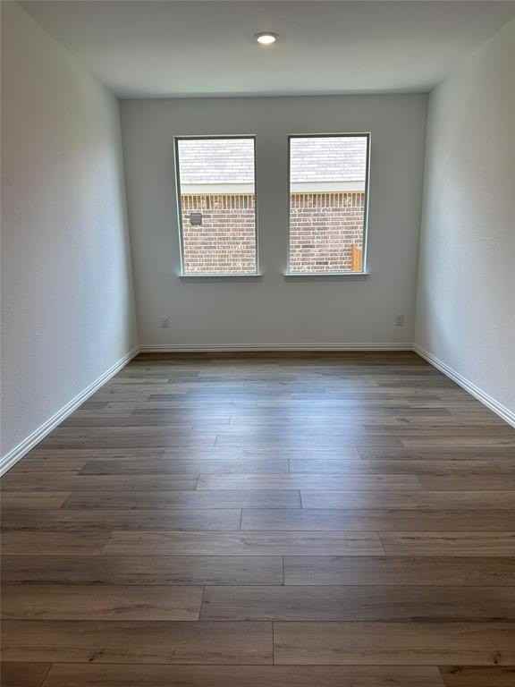 8505 Honeylocust St - Photo 5 of 16