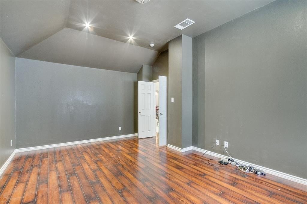 705 Sundown Way - Photo 6 of 33