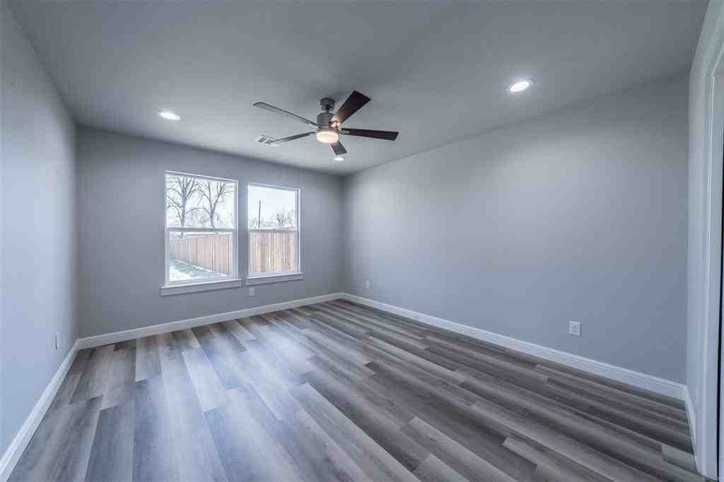 224 Patrick St - Photo 6 of 12