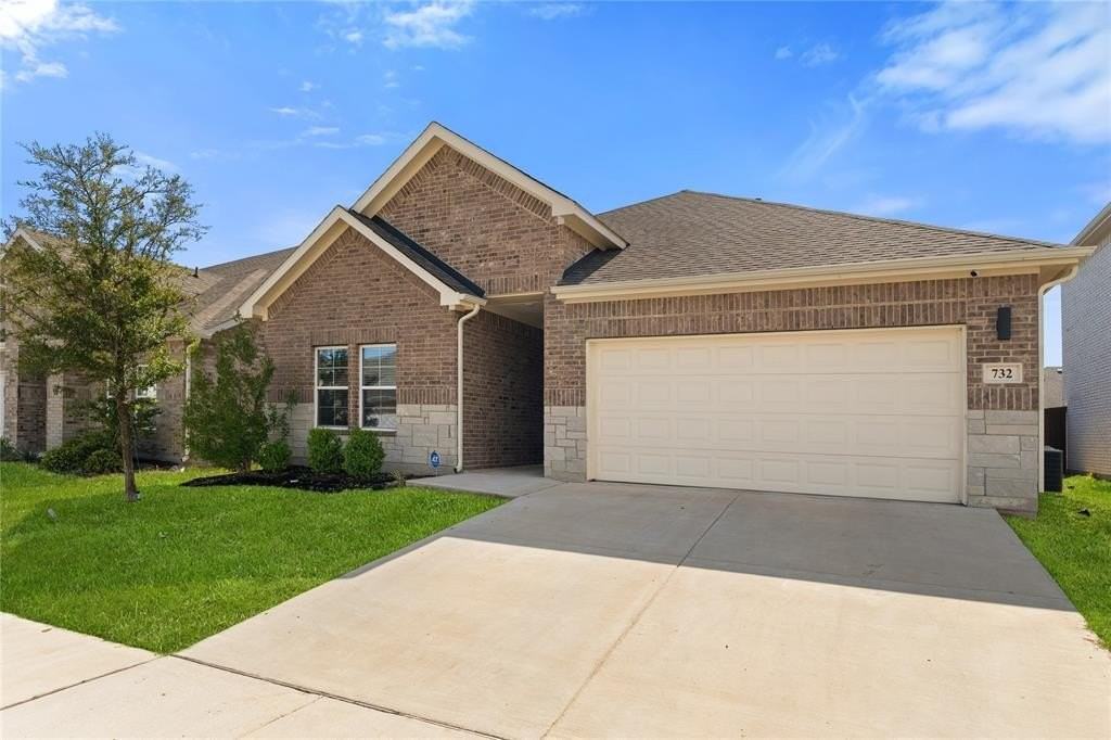 732 Carmen St - Photo 2 of 19