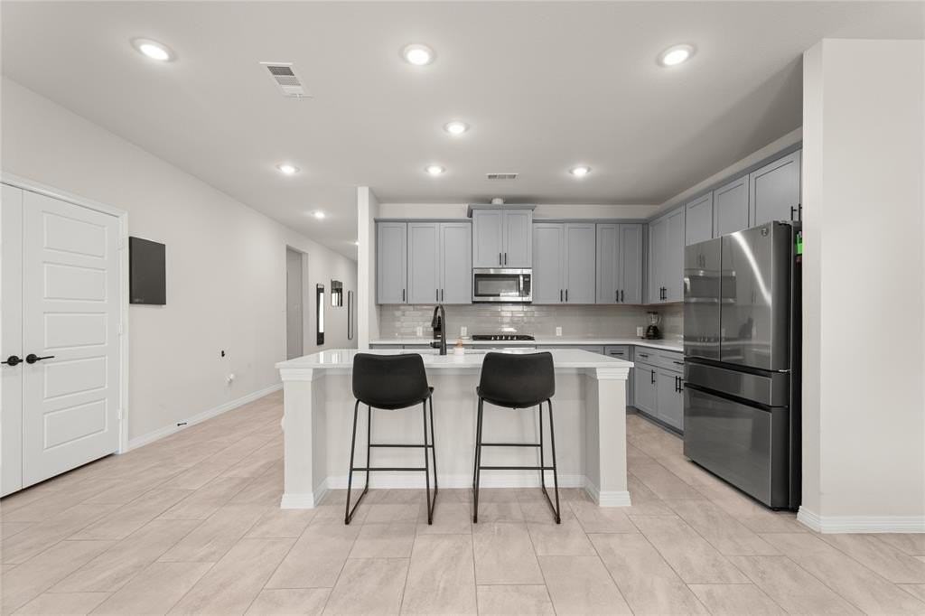 732 Carmen St - Photo 3 of 19