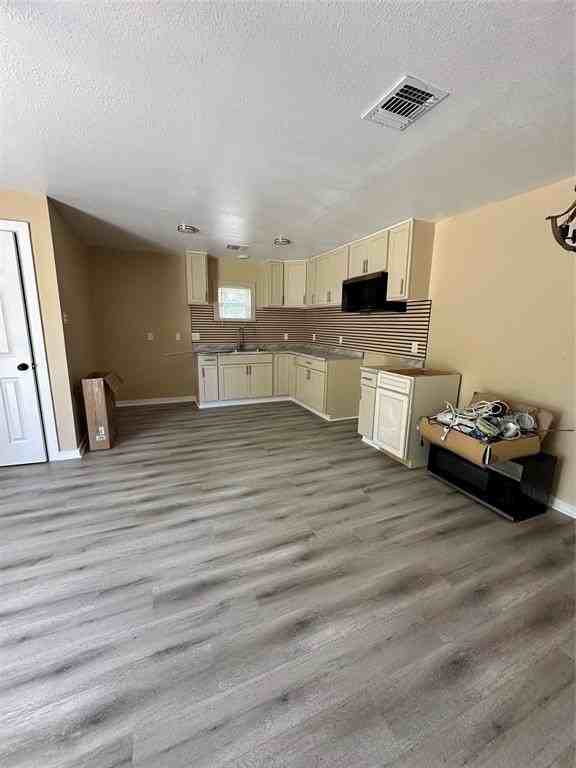 4101 N 19th St - Photo 4 of 8