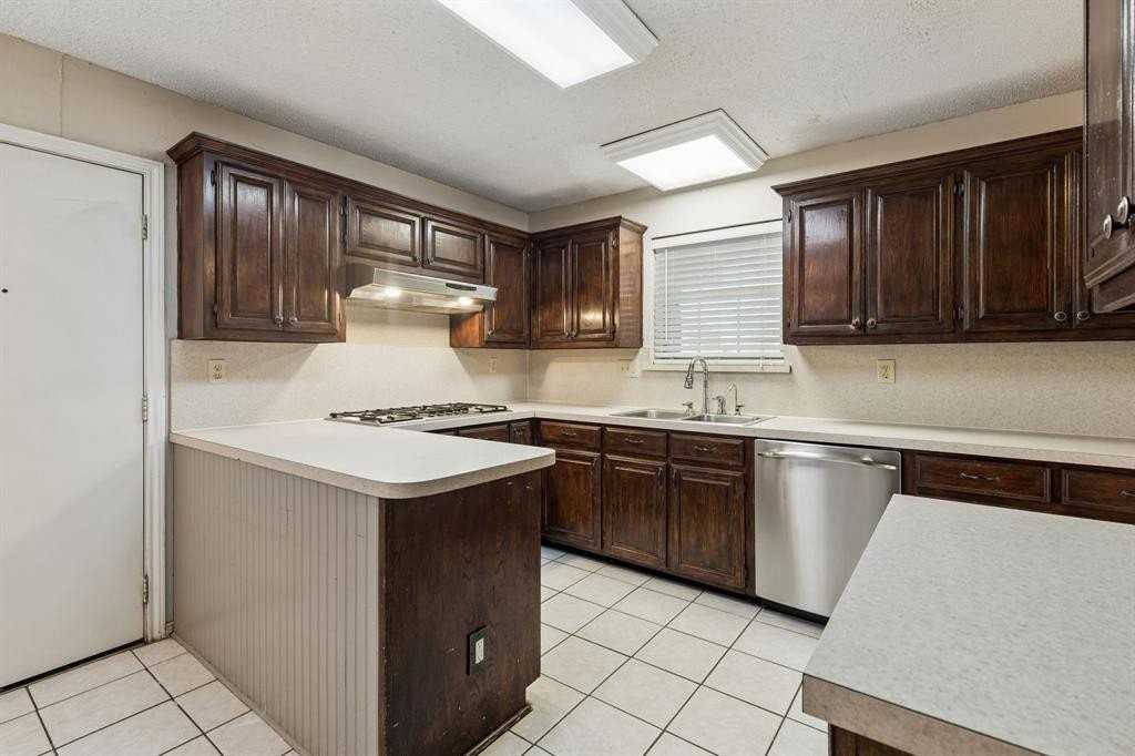 2 Rivercrest Ct - Photo 7 of 25