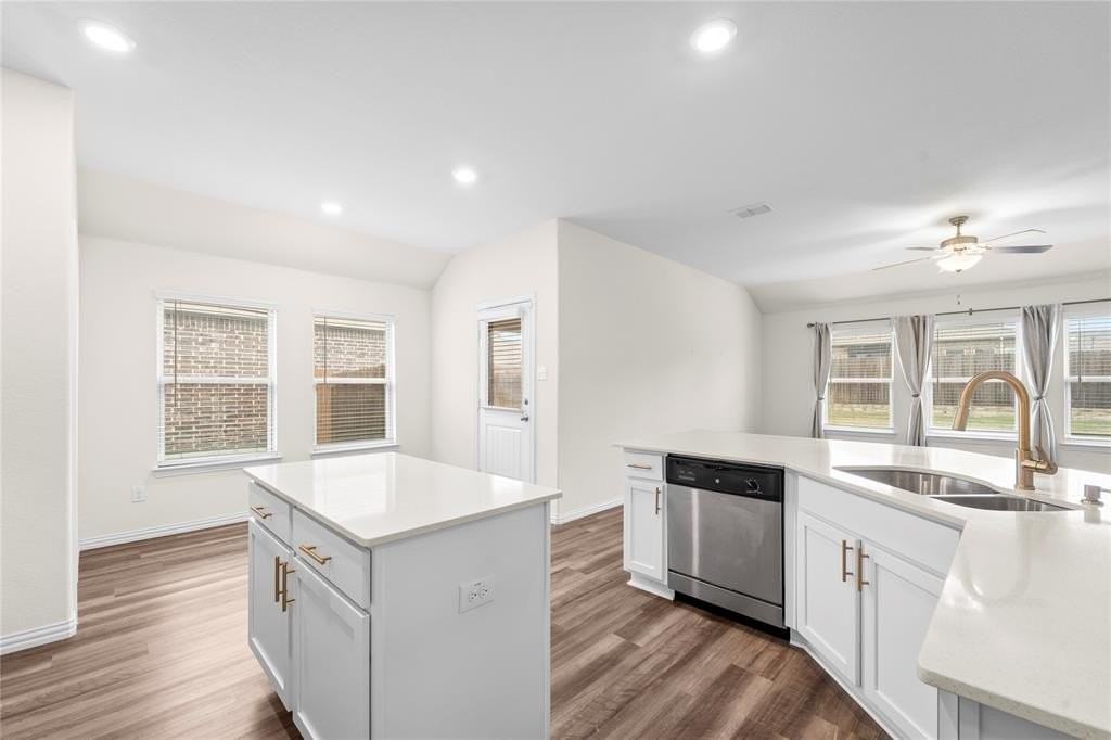 1357 Rembrandt Dr - Photo 6 of 20