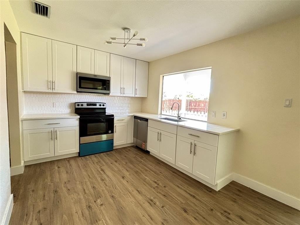 1153 Tracy Ln - Photo 2 of 10