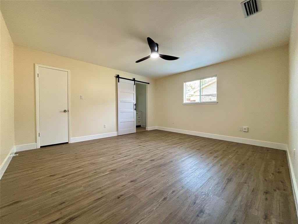 1153 Tracy Ln - Photo 3 of 10