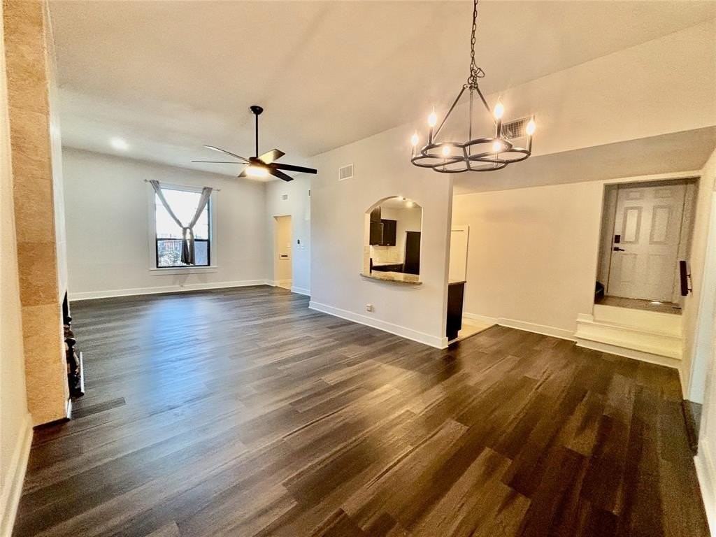 1910 N Carroll Ave - Photo 6 of 21