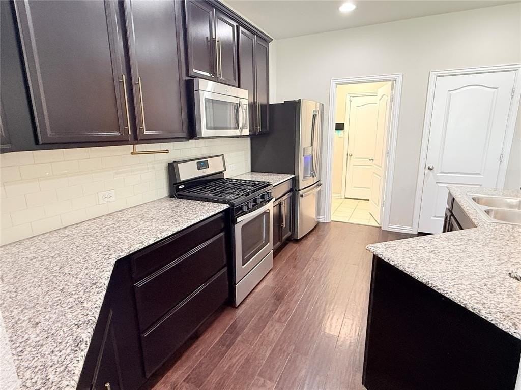 1029 Bird Creek Dr - Photo 3 of 25