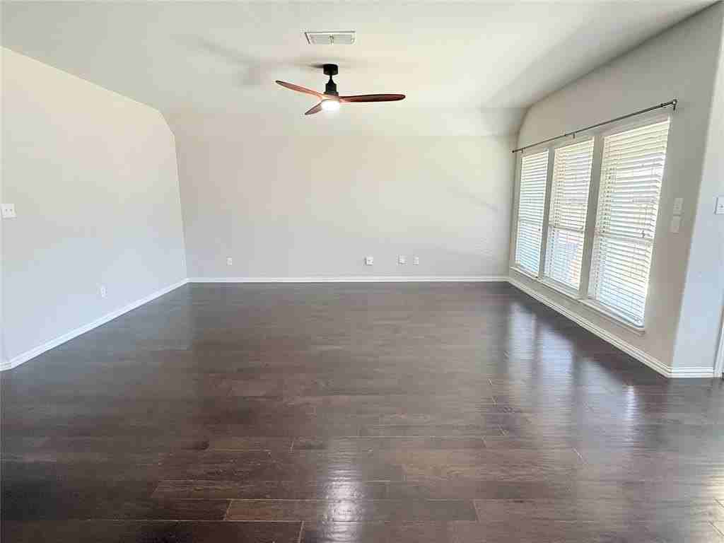 1029 Bird Creek Dr - Photo 7 of 25