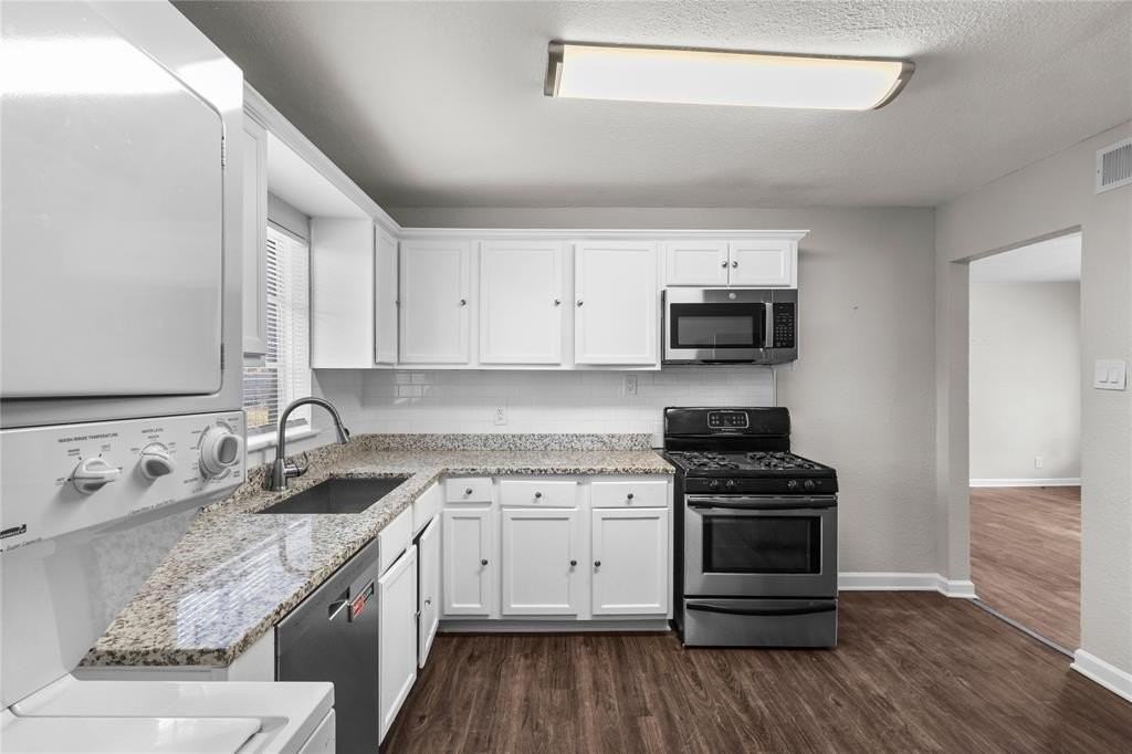 10325 Fern Dr - Photo 3 of 13