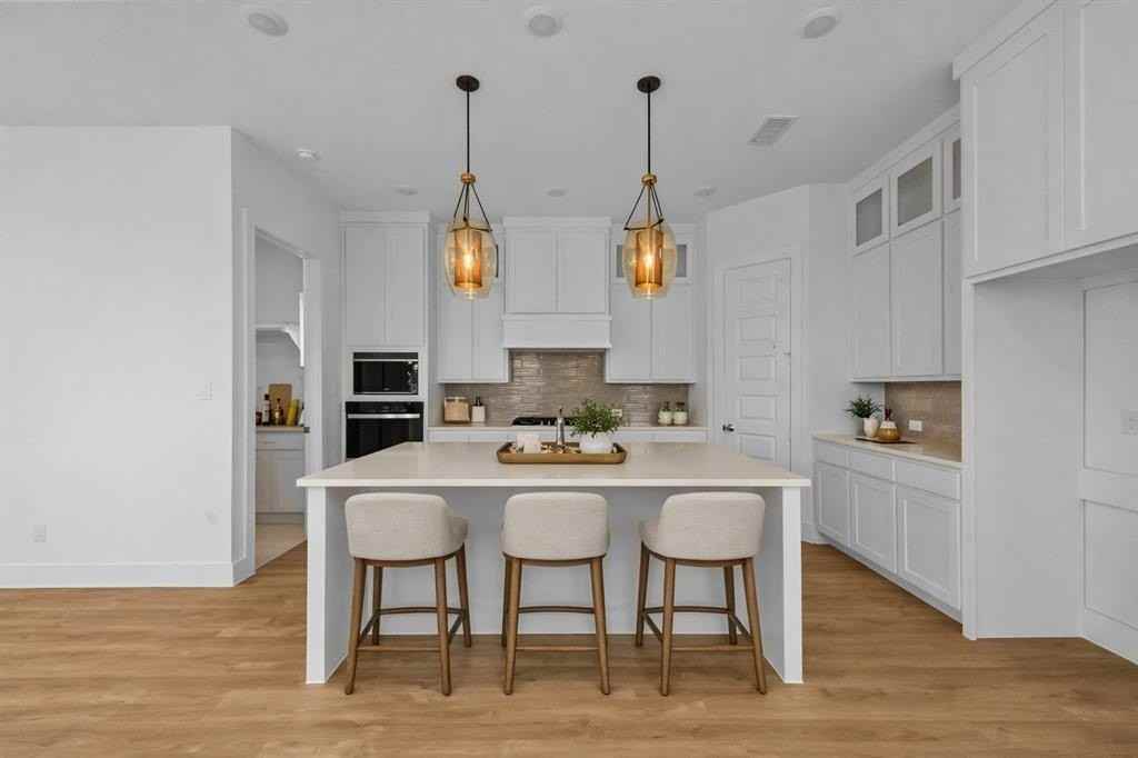 3541 Wardie Pl - Photo 3 of 19