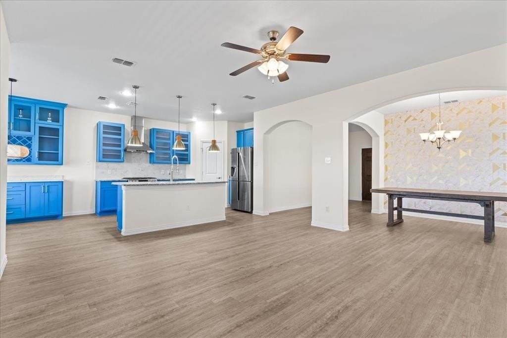 220 Camden St - Photo 7 of 25