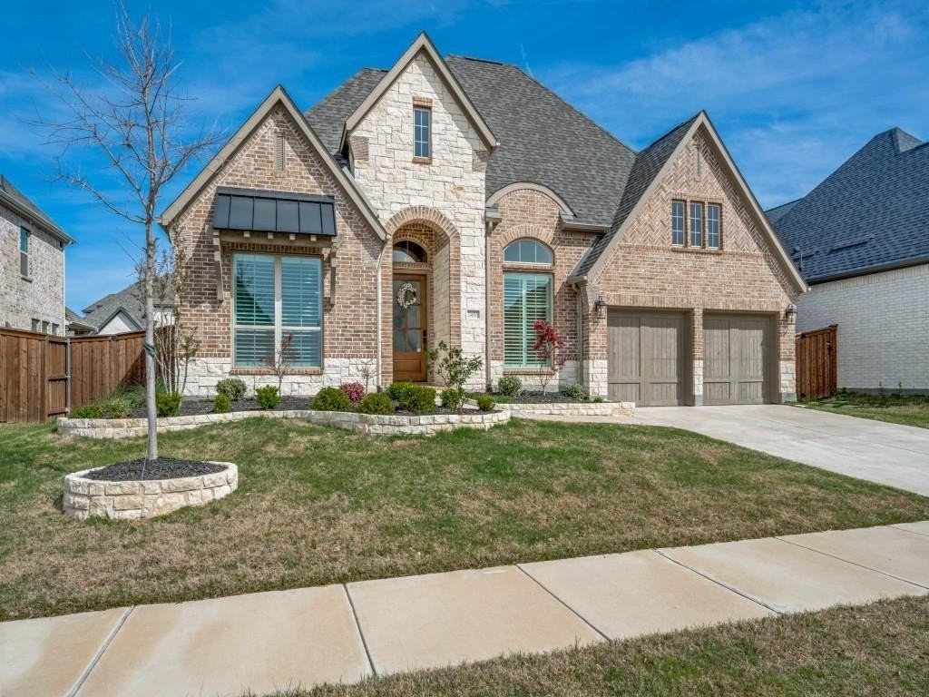 2450 Kates Pl - Photo 3 of 38