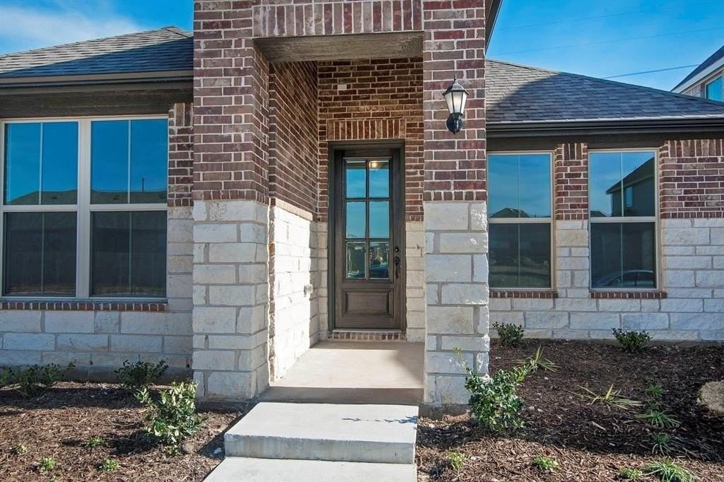 816 Trailside Ln - Photo 3 of 38