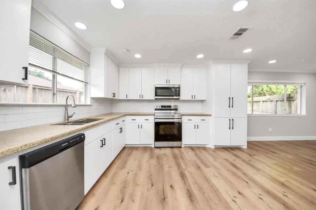 3407 Chalfont Ct - Photo 5 of 17