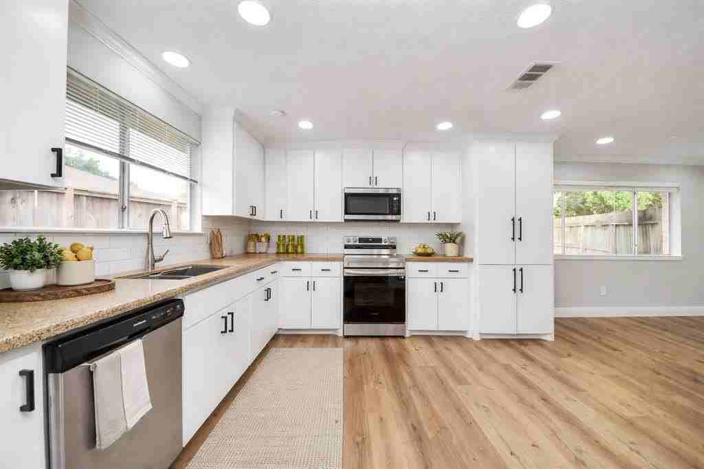 3407 Chalfont Ct - Photo 7 of 17