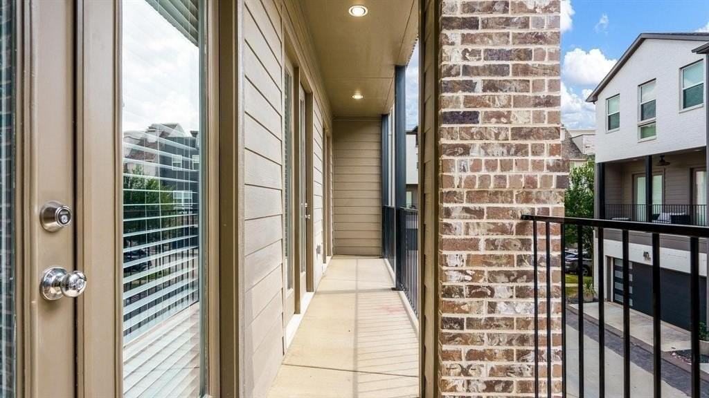 2512 Carolwood Ln - Photo 6 of 20