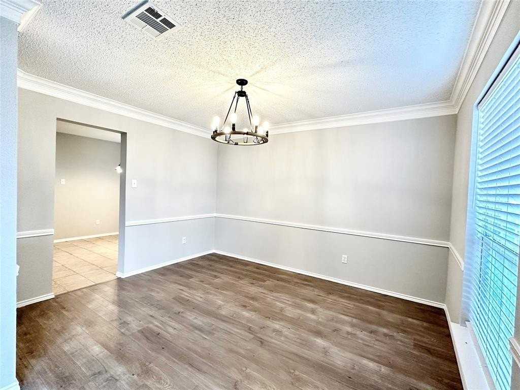 5109 Boxwood Ln - Photo 5 of 26