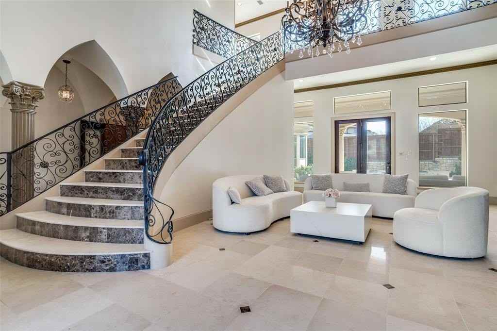 1634 Torrey Pines Ln - Photo 2 of 25