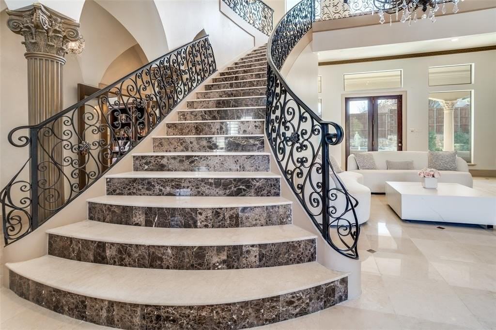 1634 Torrey Pines Ln - Photo 5 of 25