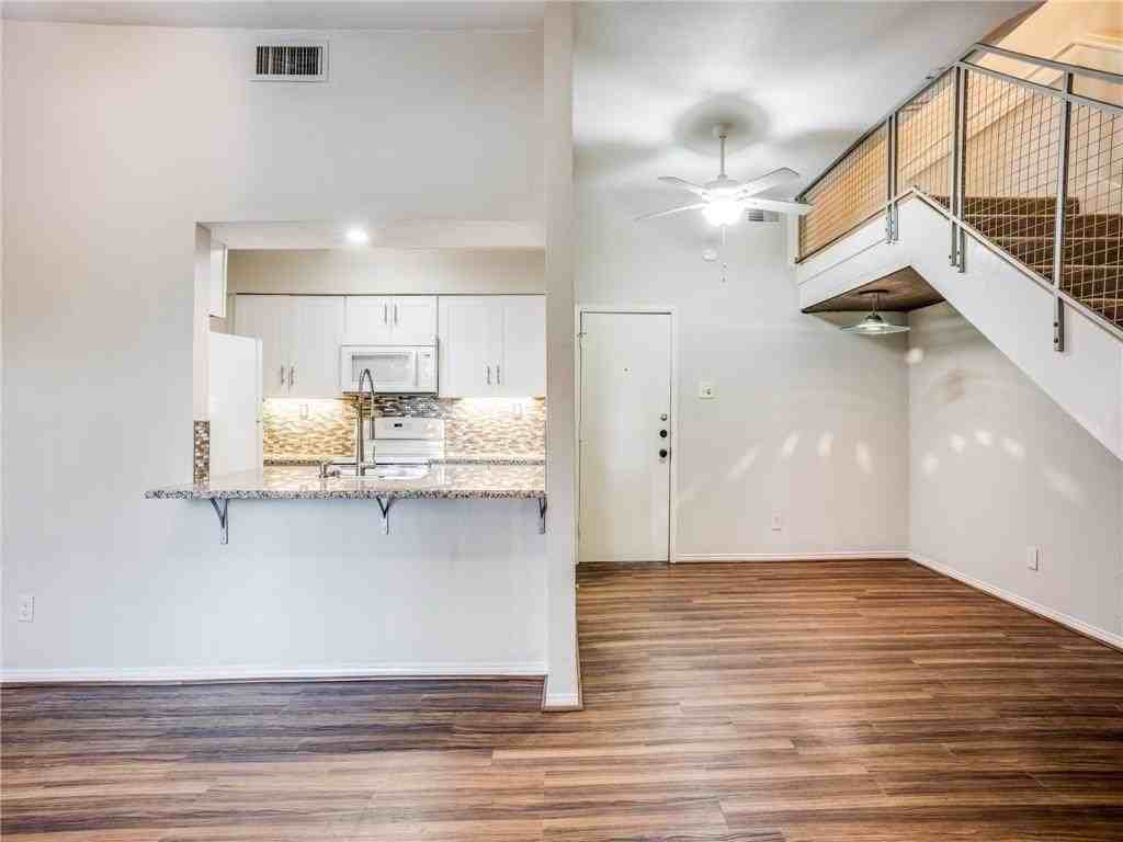 2923 Shelby Ave - Photo 5 of 25