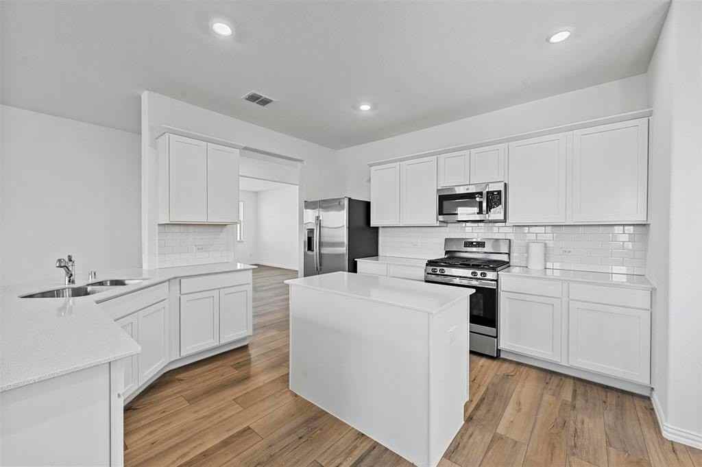 808 Black Hawk Dr - Photo 2 of 18