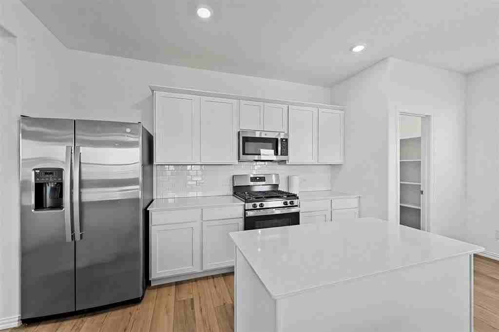 808 Black Hawk Dr - Photo 3 of 18