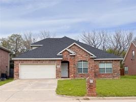 featured image of 1212 Maple Terrace Dr