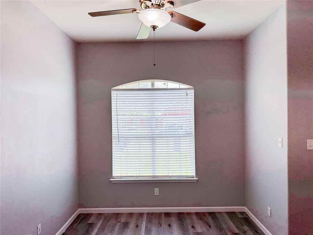 1212 Maple Terrace Dr - Photo 5 of 32