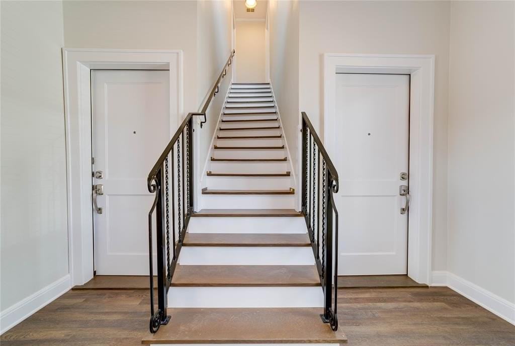 715 S Jennings Ave #105 - Photo 2 of 14