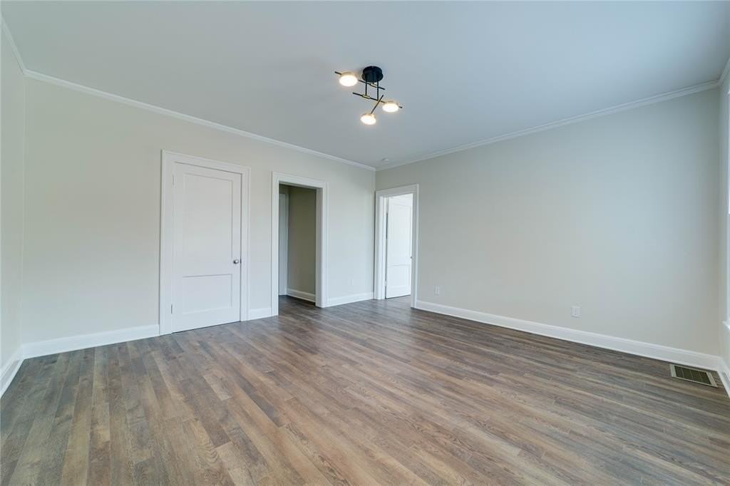 715 S Jennings Ave #105 - Photo 5 of 14