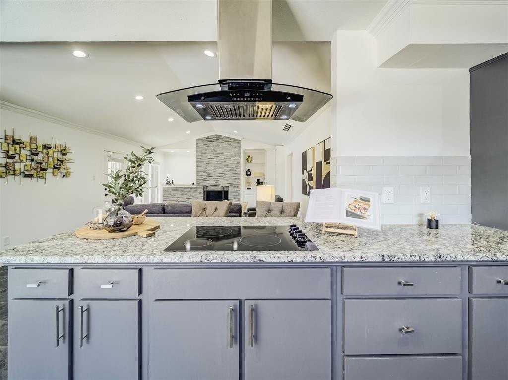 6004 White Rose Trl - Photo 5 of 40