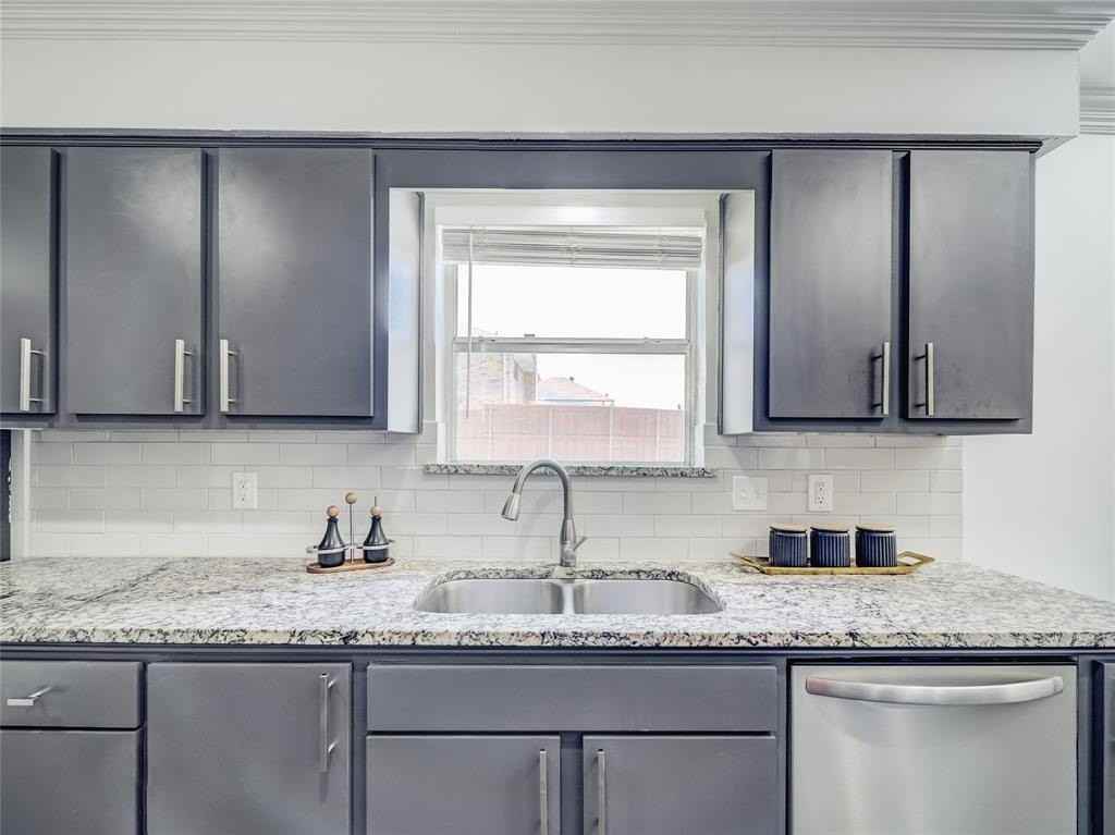 6004 White Rose Trl - Photo 7 of 40