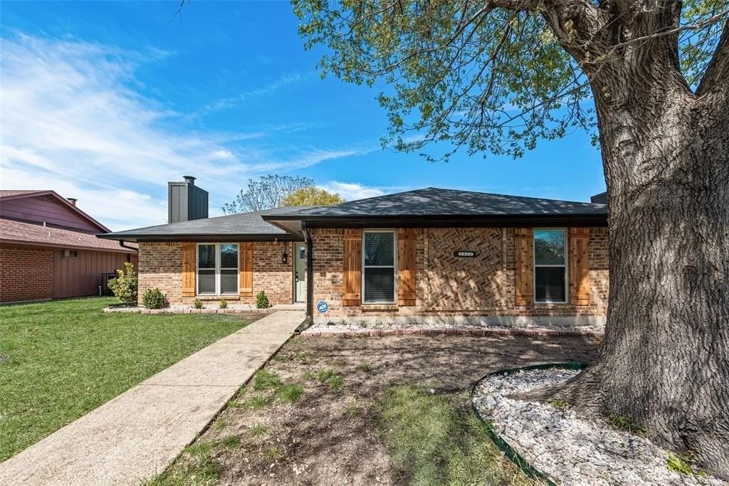 1933 Garden Crest Ln - Photo 5 of 34