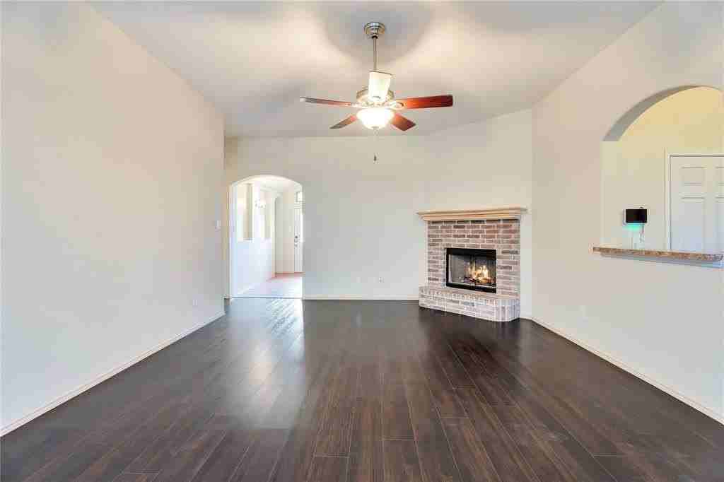 4816 Sapphire Ln - Photo 7 of 39