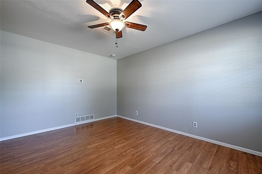 2304 Meadow Crst - Photo 4 of 20