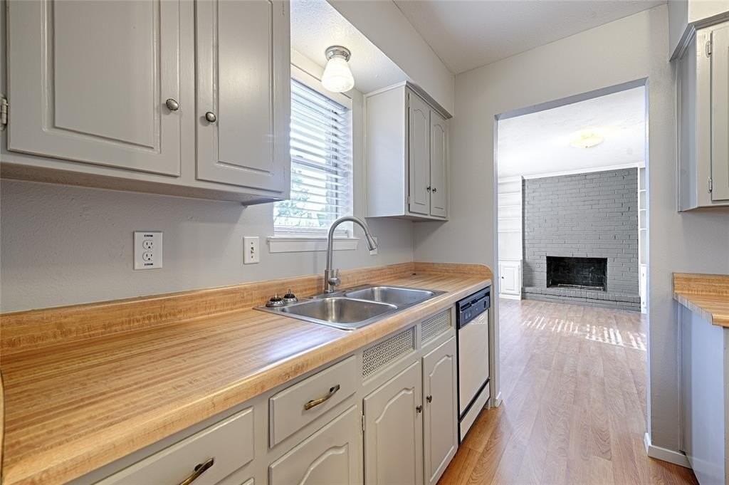 2304 Meadow Crst - Photo 7 of 20