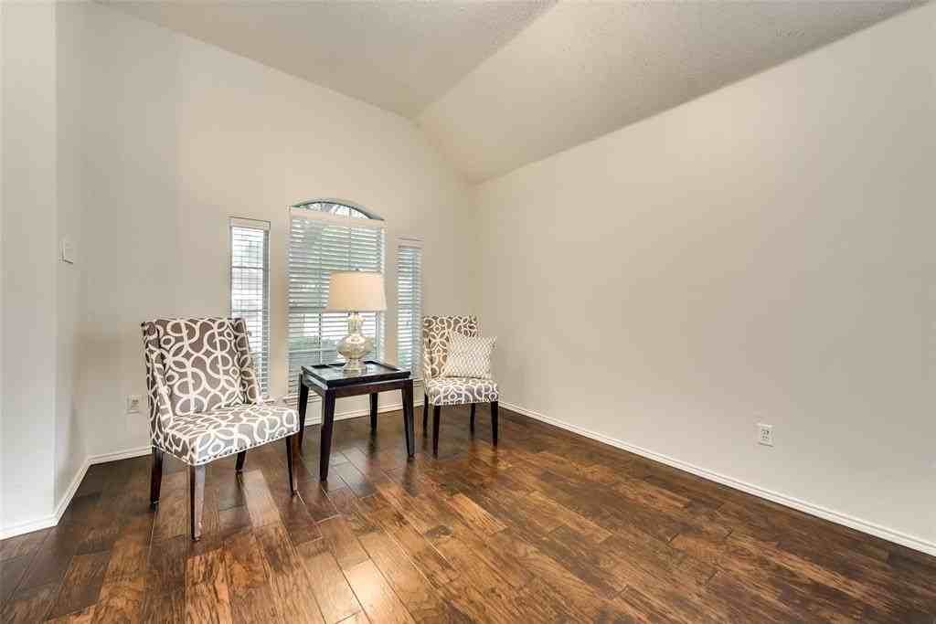 3687 Harvard Dr - Photo 4 of 23