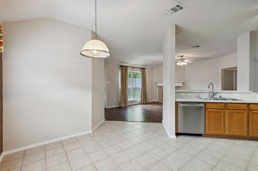 9916 Nixon Dr - Photo 7 of 23